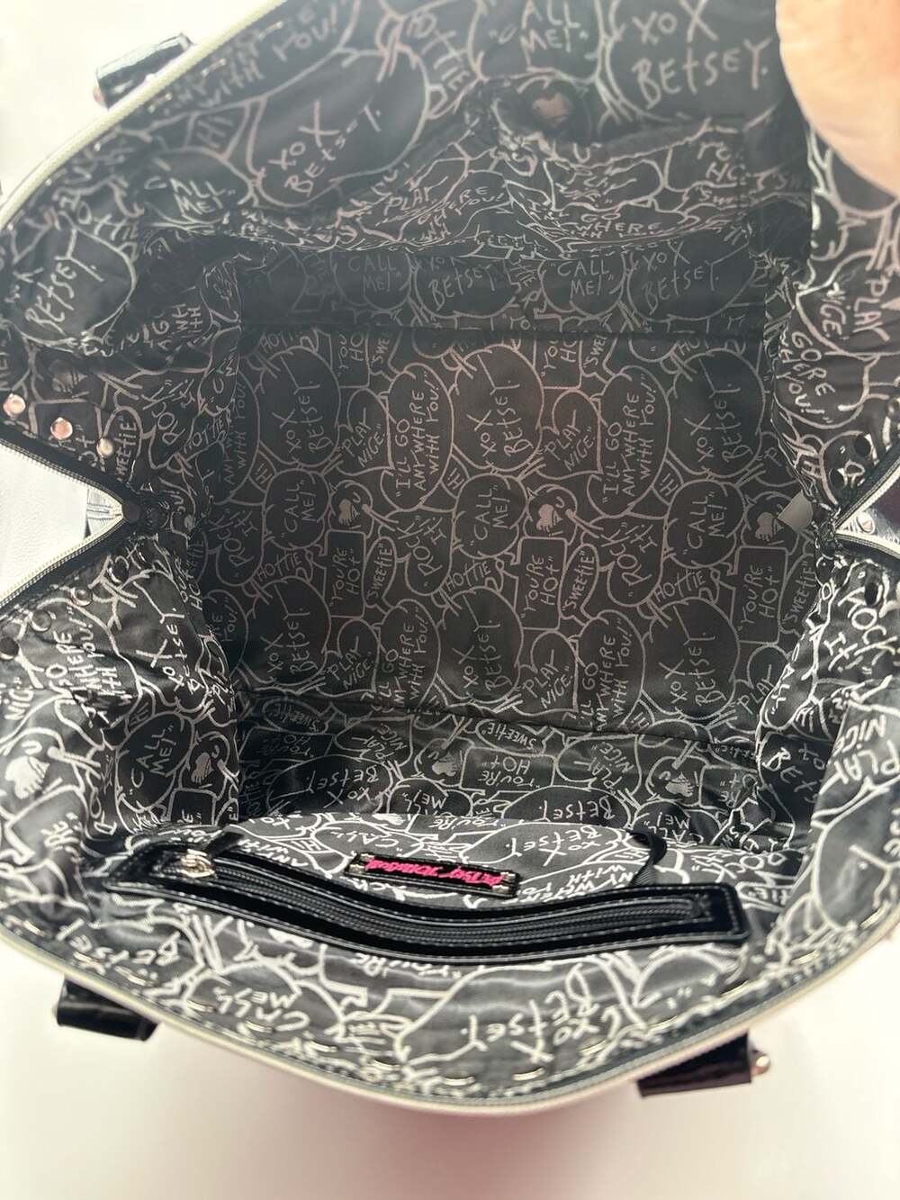 Betsey Johnson Pink Lace Sugar Skull Studded Weekender Bag - Picture 7 of 8